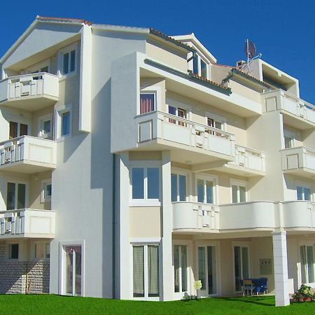Apartments Mirage Novalja Exteriér fotografie